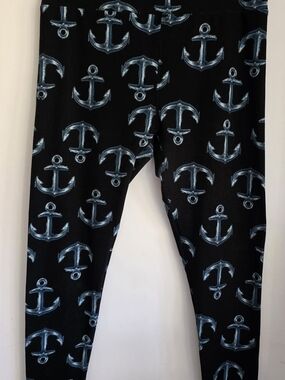 LuLaRoe Black Leggings with Blue Anchor Print TC